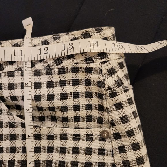 Hot Checkered Skirt w/ Frayed Hem - Picture 3 of 7